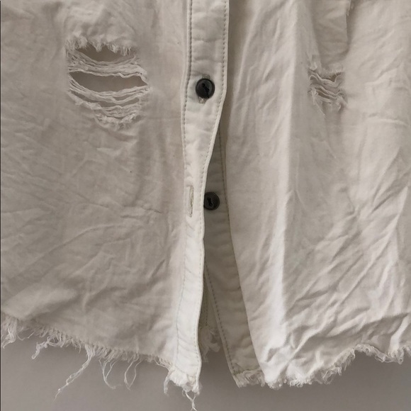 Button down - Picture 3 of 4